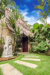 Denpasar Boracay Villa For Rent - Garden